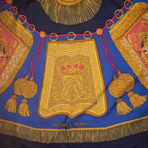 Vintage HERMÈS Poste Et Calvarie Silk Twill Scarf 90cm Blue/Gold/Multi - Picture 10 of 13